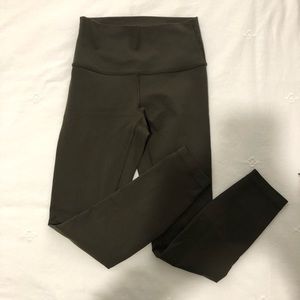 Lululemon Dark Olive Wunder Under Leggings 25”